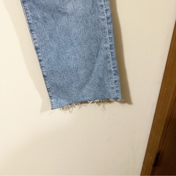 Ann Taylor The Kick Crop Light Wash Raw Hem Jeans Size 12 - Picture 8 of 11